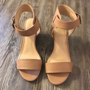 Nine West size 7 Wedges